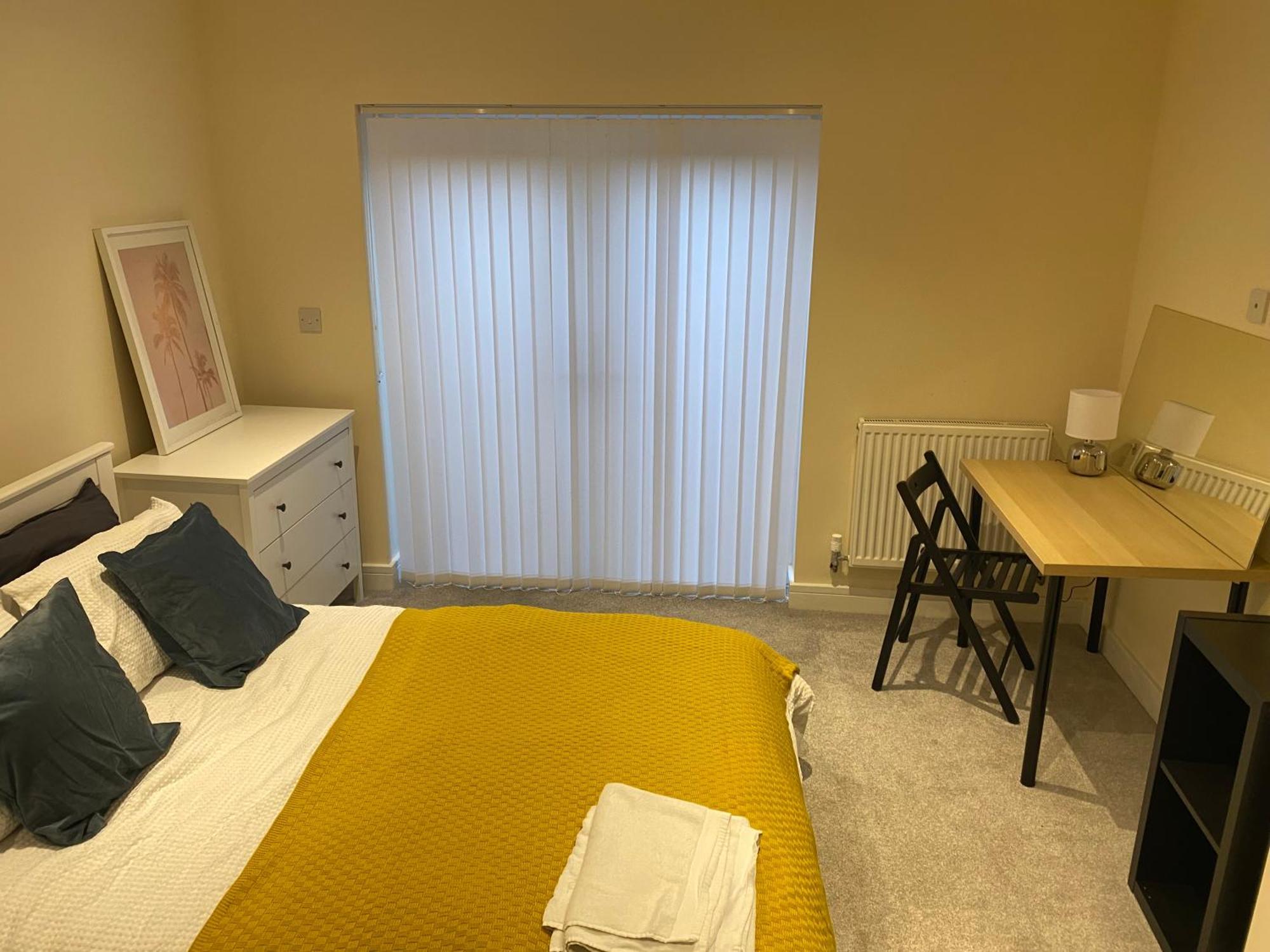 Bath Rd Villa Кейншам Екстериор снимка