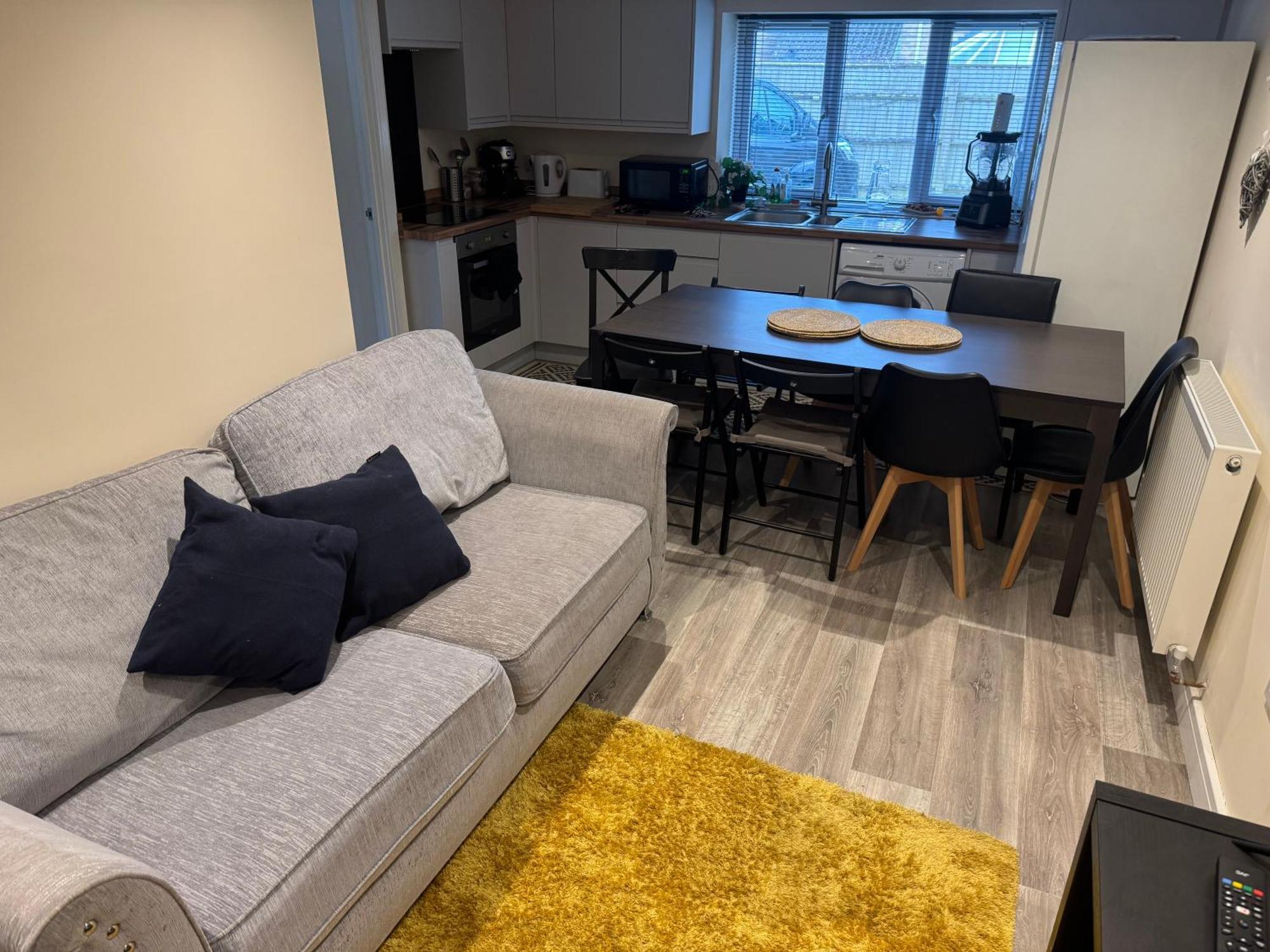 Bath Rd Villa Кейншам Екстериор снимка